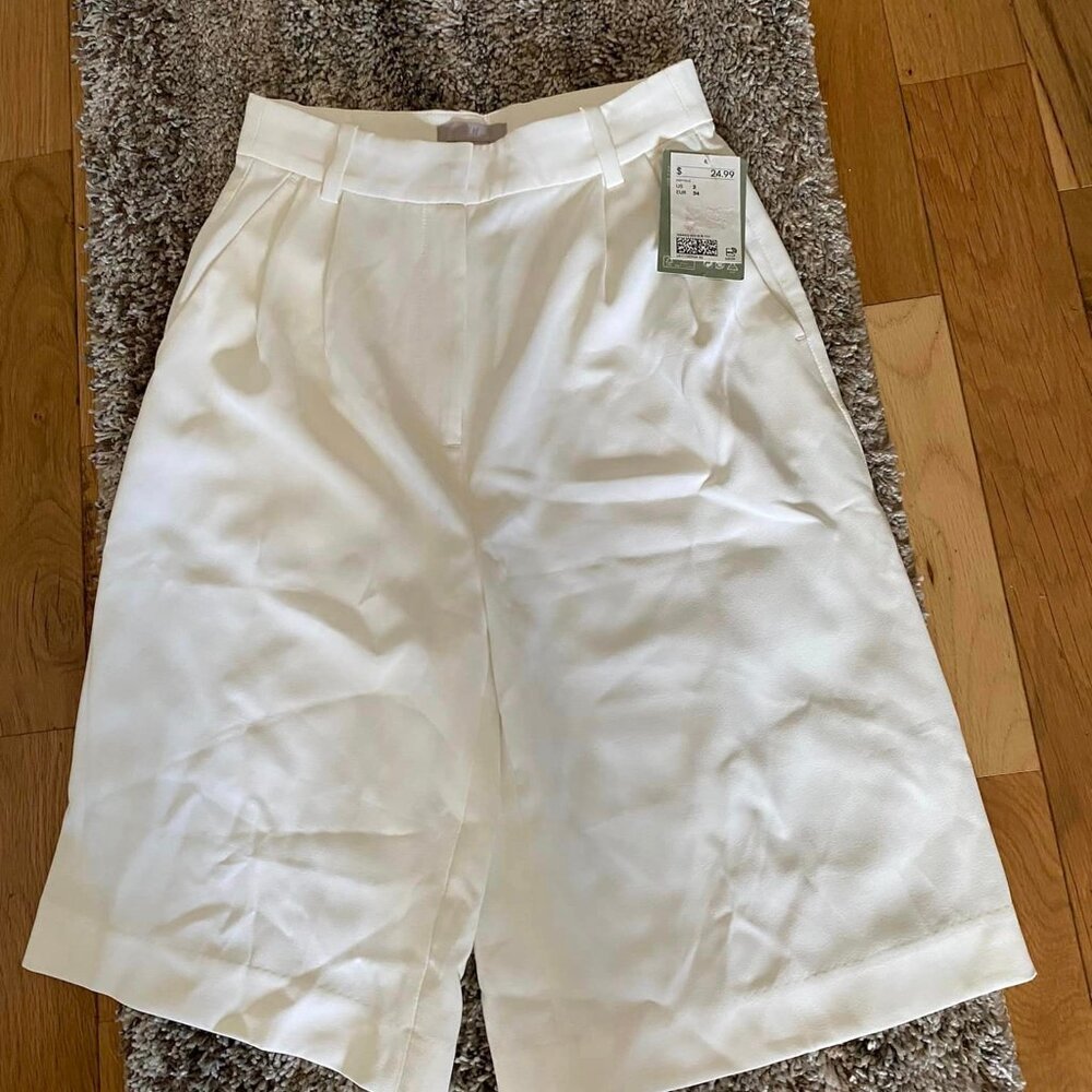 Classic High-Waist White Women’s Shorts